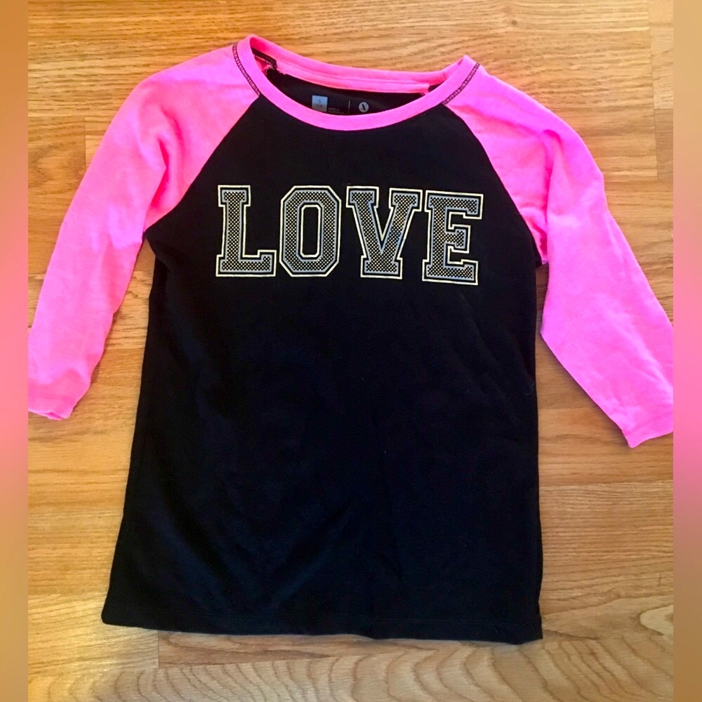 Xersion 7/8 girls’ shirt, 3/4 sleeves. Terrific shape. No flaws.